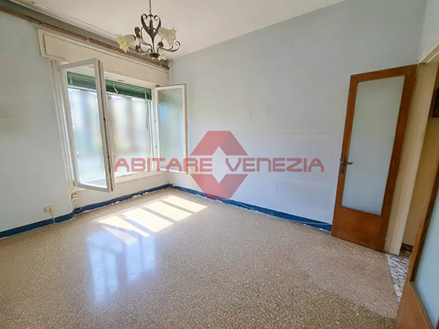 Immagine 5 di Appartamento in vendita  in Via Sandro Gallo 43 a Venezia