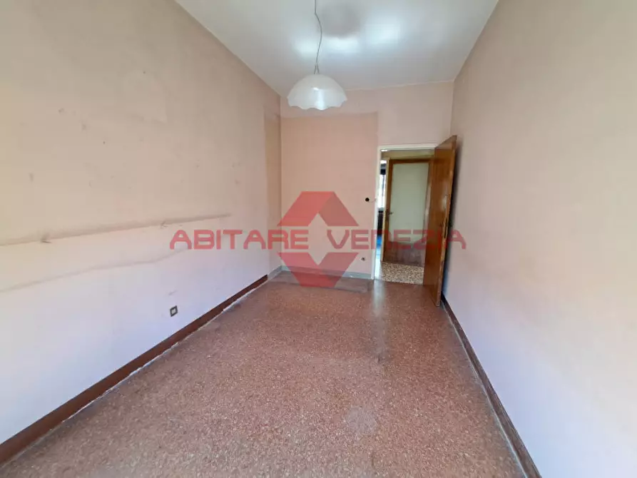 Immagine 8 di Appartamento in vendita  in Via Sandro Gallo 43 a Venezia
