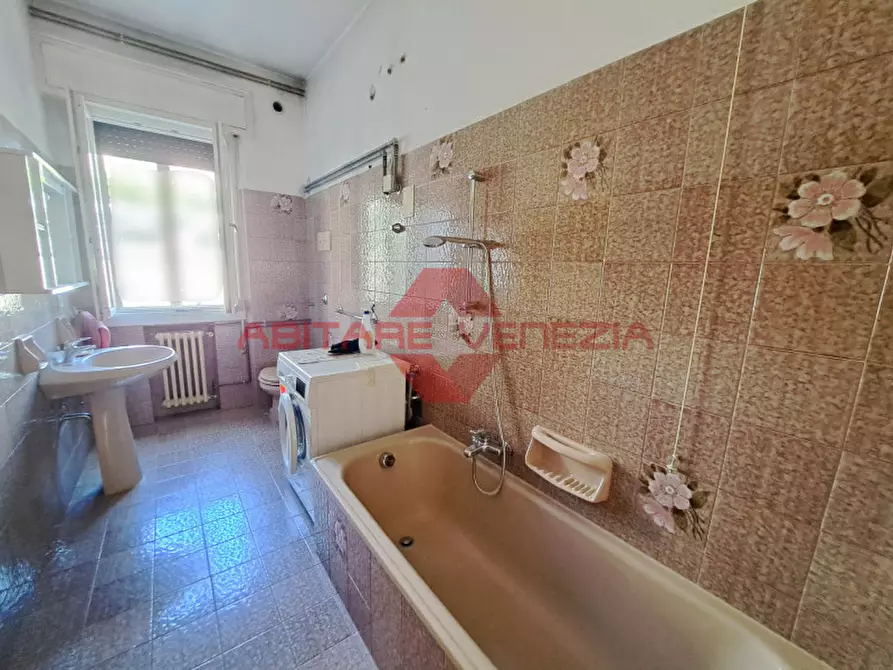 Immagine 9 di Appartamento in vendita  in Via Sandro Gallo 43 a Venezia