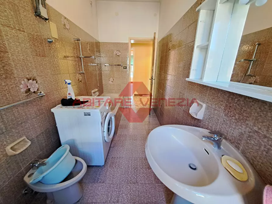 Immagine 10 di Appartamento in vendita  in Via Sandro Gallo 43 a Venezia