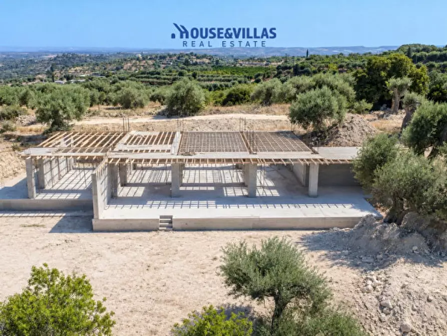 Immagine 3 di Villa in vendita  in Via Dogali e Saati a Noto