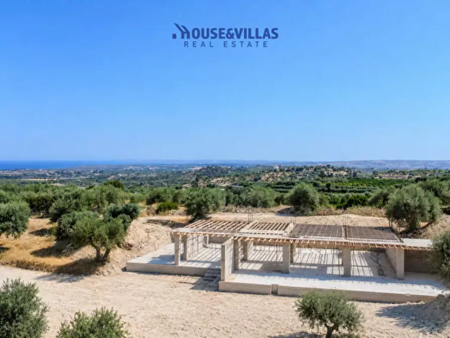 Immagine 4 di Villa in vendita  in Via Dogali e Saati a Noto