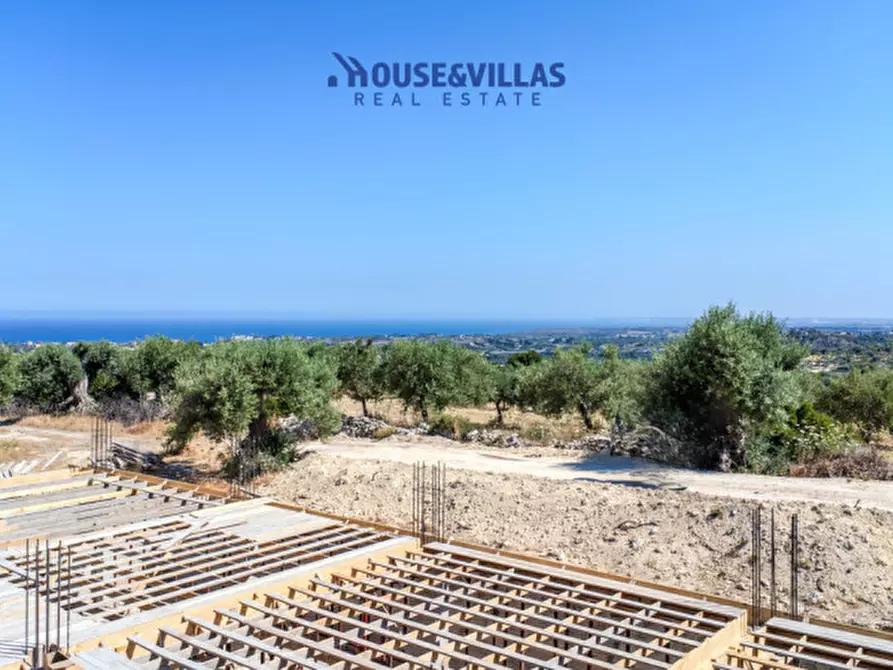 Immagine 10 di Villa in vendita  in Via Dogali e Saati a Noto
