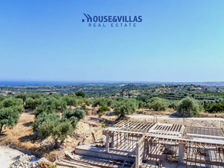 Immagine 12 di Villa in vendita  in Via Dogali e Saati a Noto