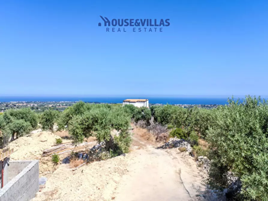 Immagine 14 di Villa in vendita  in Via Dogali e Saati a Noto