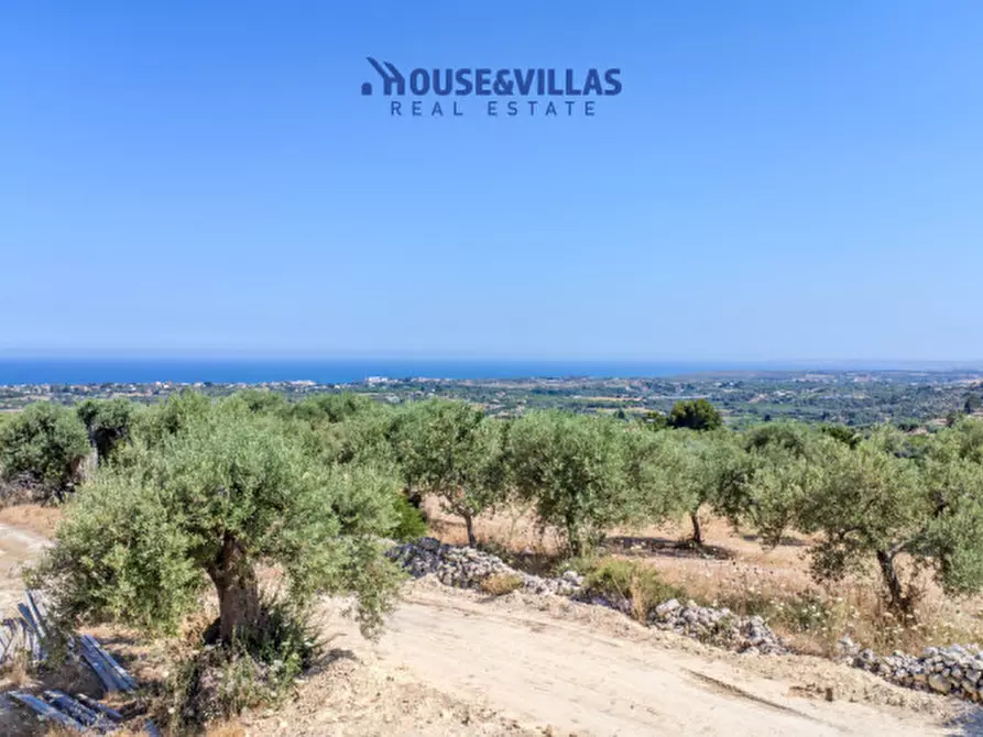 Immagine 17 di Villa in vendita  in Via Dogali e Saati a Noto
