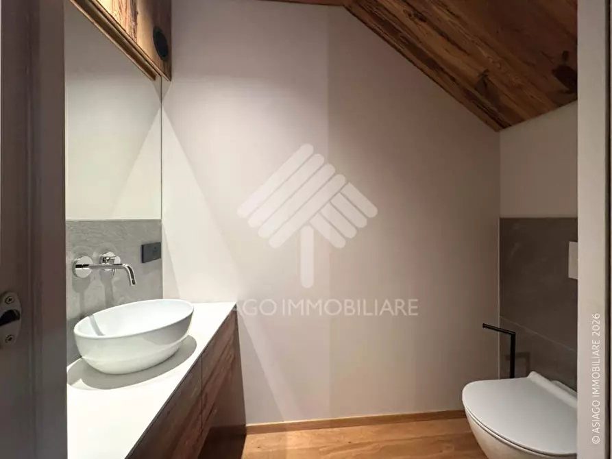 Immagine 10 di Appartamento in affitto  in Via Generale Cristiano Lobbia a Asiago