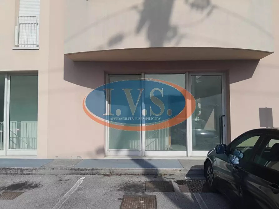 Immagine 15 di Negozio in vendita  in Piazza don Rino Brasola 17 a Cervarese Santa Croce