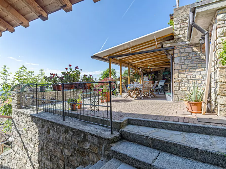 Immagine 11 di Casa indipendente in vendita  in Via ai Monti a Albavilla