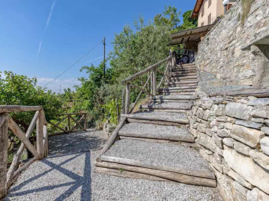 Immagine 17 di Casa indipendente in vendita  in Via ai Monti a Albavilla