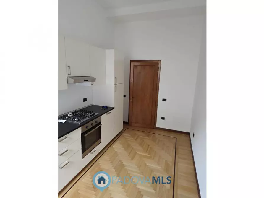 Immagine 9 di Appartamento in affitto  in Via Beato Luca Belludi a Padova