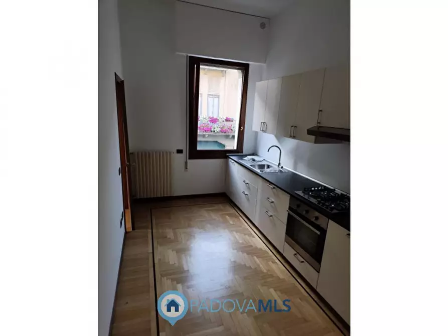 Immagine 10 di Appartamento in affitto  in Via Beato Luca Belludi a Padova