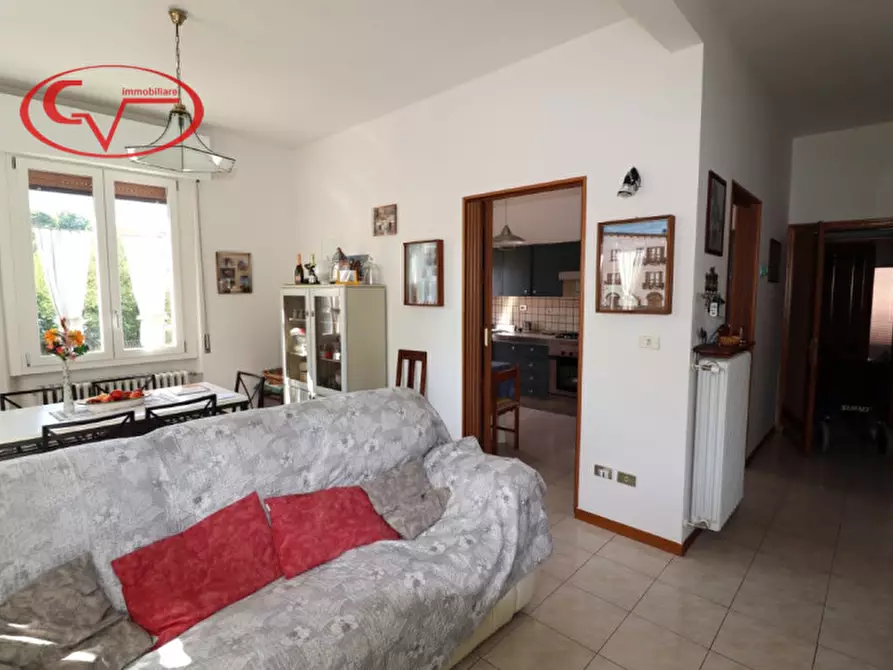 Immagine 2 di Appartamento in vendita  in via isonzo a Montevarchi