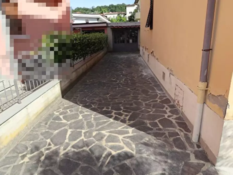 Immagine 31 di Appartamento in vendita  in via isonzo a Montevarchi