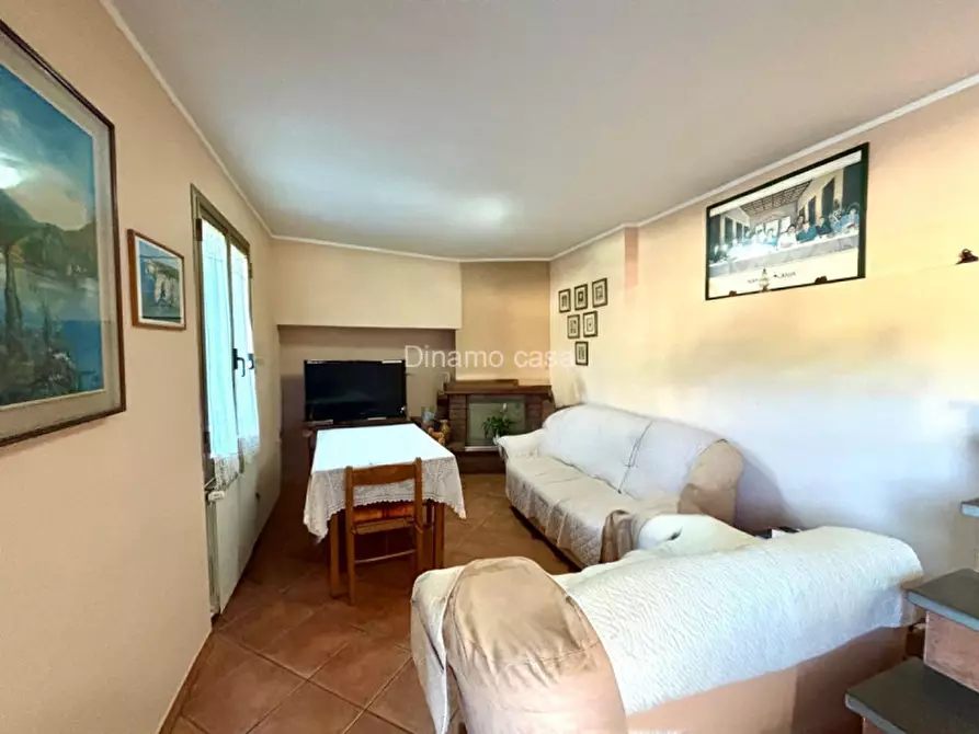 Immagine 2 di Casa indipendente in vendita  in Via Giulio Braga a Vaiano