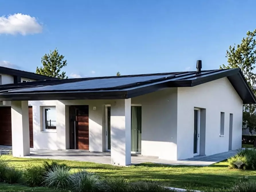 Immagine 1 di Villa in vendita  in Via Sant'Andrea a Albignasego