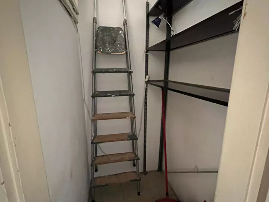 Immagine 11 di Appartamento in vendita  in Via dei Giuliani 27 a Trieste