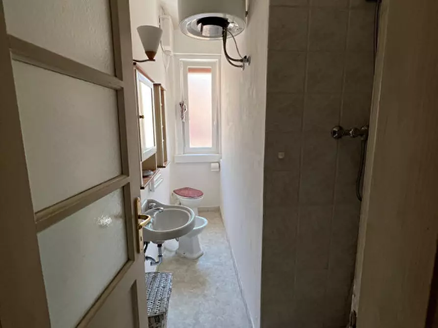 Immagine 14 di Appartamento in vendita  in Via dei Giuliani 27 a Trieste