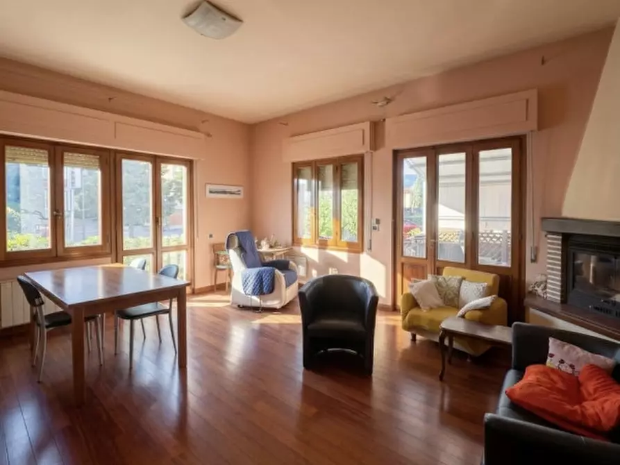 Immagine 1 di Casa bifamiliare in vendita  in Centro a Terranuova Bracciolini