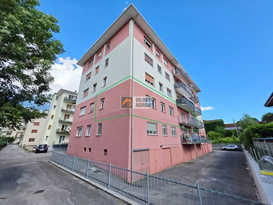 Immagine 1 di Appartamento in vendita  in via san Lorenzo a Belluno