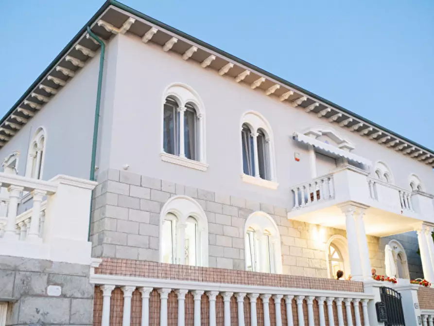 Immagine 4 di Casa trifamiliare in vendita  in Marina Cala de' Medici a Rosignano Marittimo