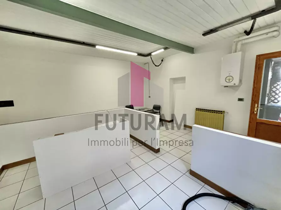 Immagine 9 di Ufficio in affitto  a Montegalda