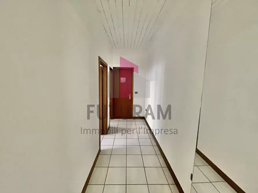 Immagine 10 di Ufficio in affitto  a Montegalda
