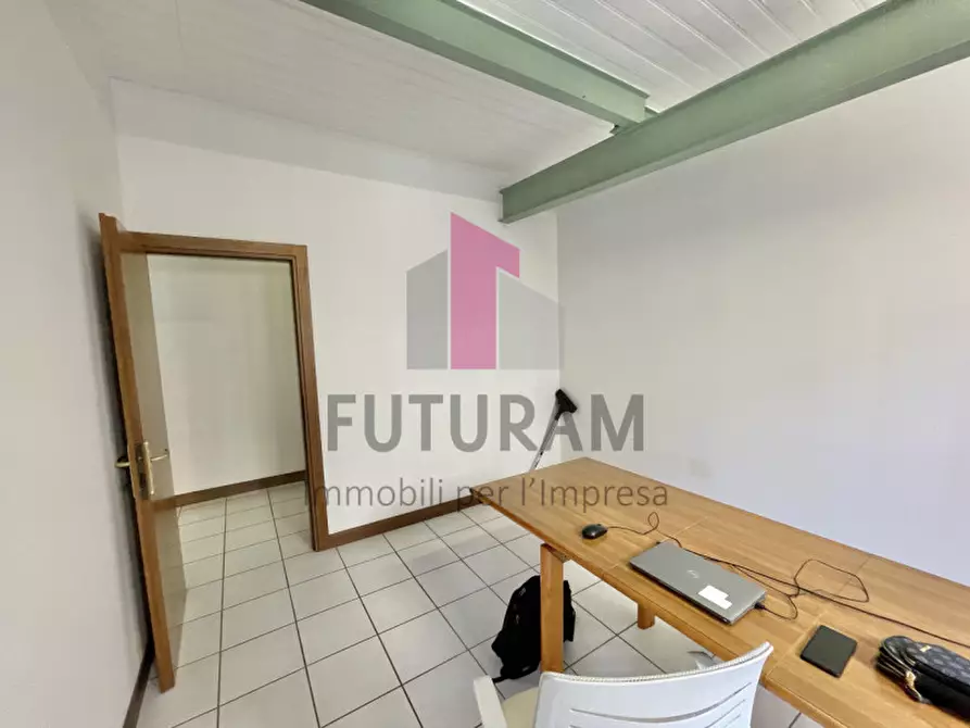 Immagine 16 di Ufficio in affitto  a Montegalda