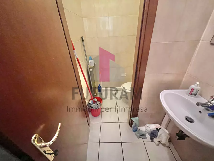 Immagine 24 di Ufficio in affitto  a Montegalda