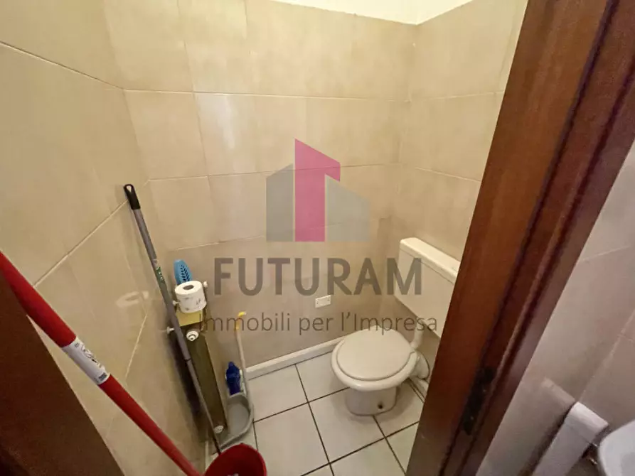 Immagine 25 di Ufficio in affitto  a Montegalda