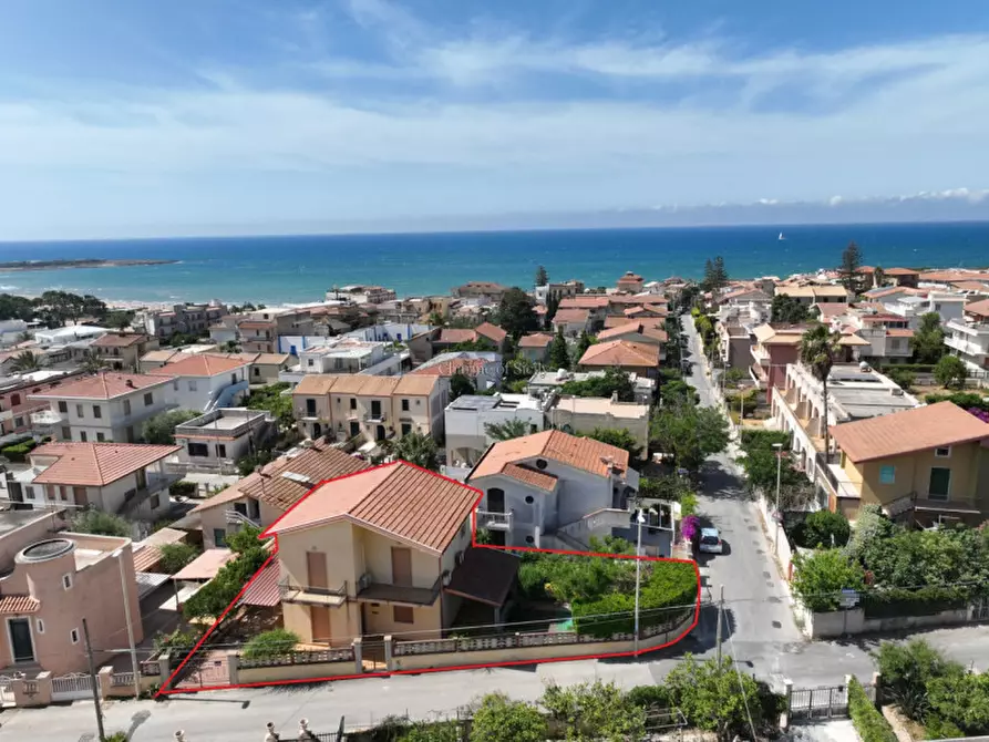 Immagine 1 di Casa indipendente in vendita  in Via dei Navigatori a Modica