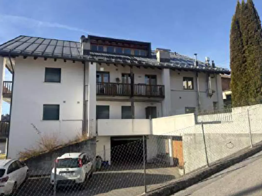 Immagine 1 di Appartamento in vendita  in Viale Tiziano, 3 a Domegge Di Cadore