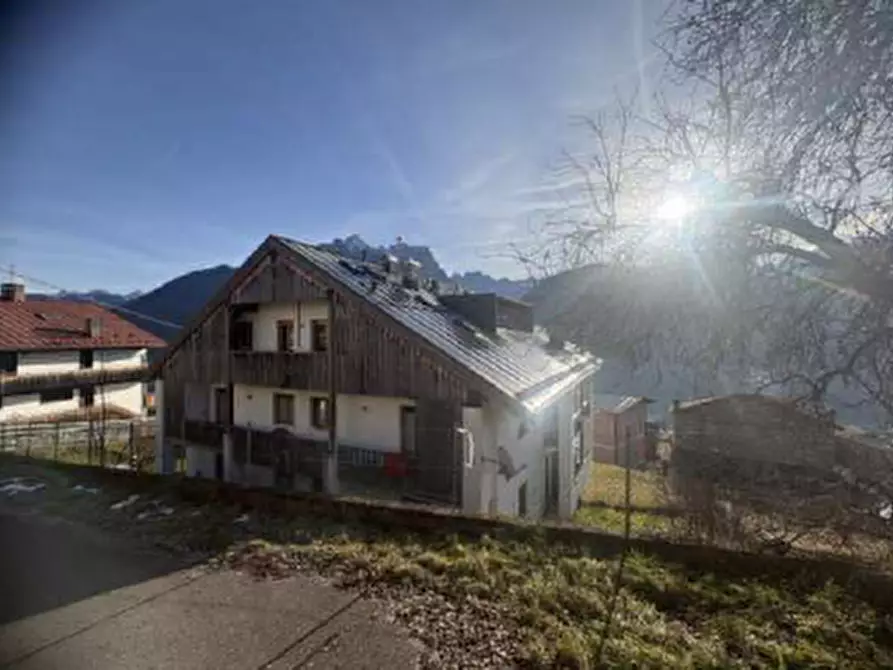 Immagine 3 di Appartamento in vendita  in Viale Tiziano, 3 a Domegge Di Cadore