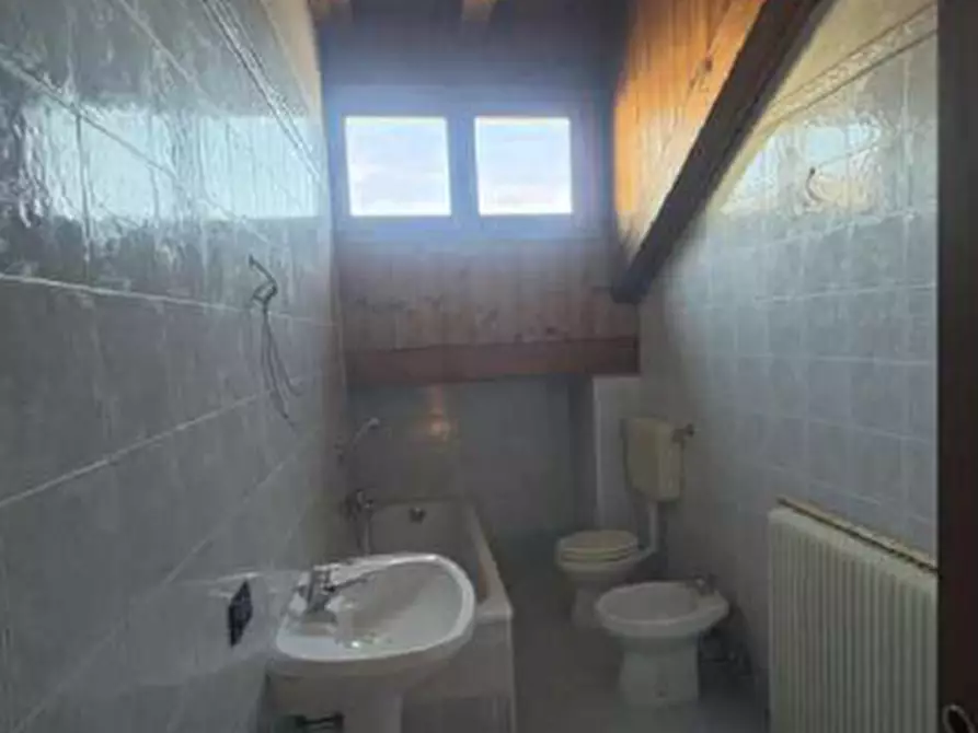 Immagine 7 di Appartamento in vendita  in Viale Tiziano, 3 a Domegge Di Cadore
