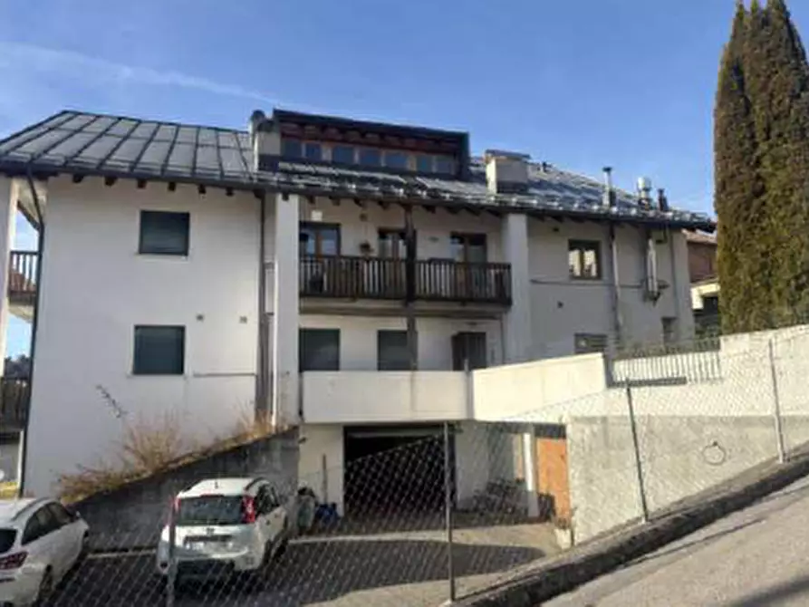 Immagine 1 di Appartamento in vendita  in Viale Tiziano, 3 a Domegge Di Cadore