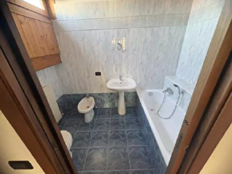 Immagine 5 di Appartamento in vendita  in Viale Tiziano, 3 a Domegge Di Cadore