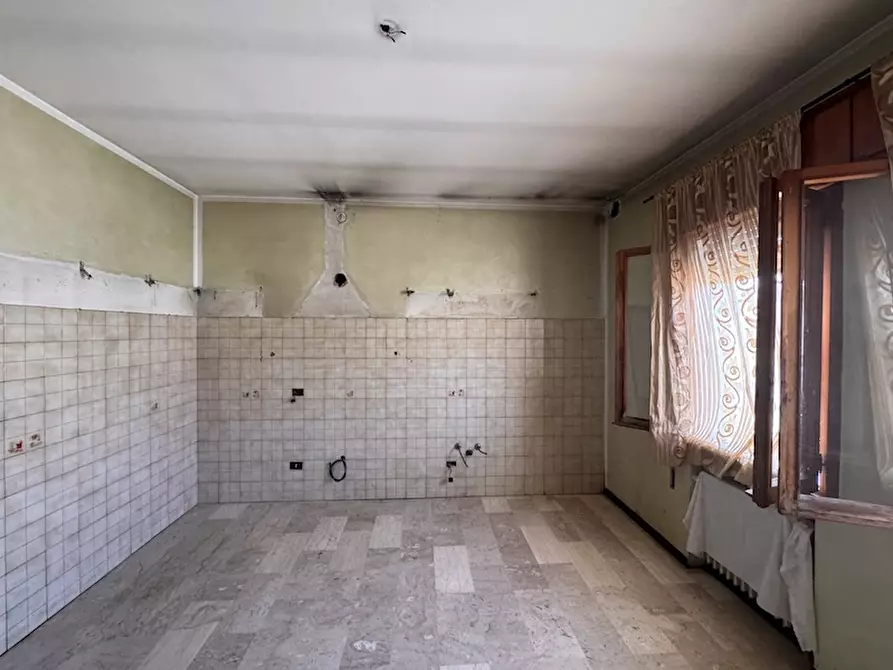 Immagine 13 di Casa indipendente in vendita  a Campolongo Maggiore