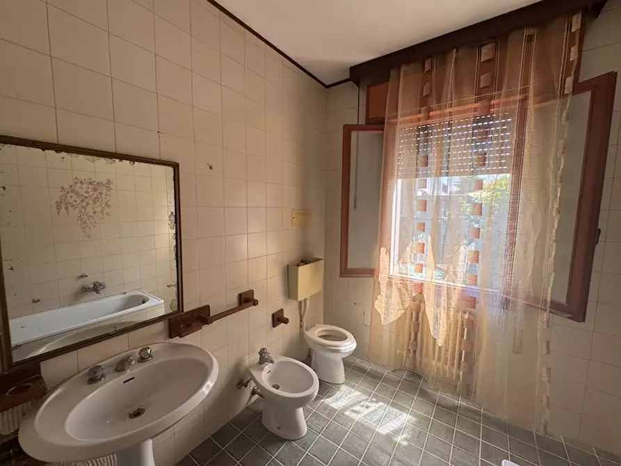 Immagine 17 di Casa indipendente in vendita  a Campolongo Maggiore