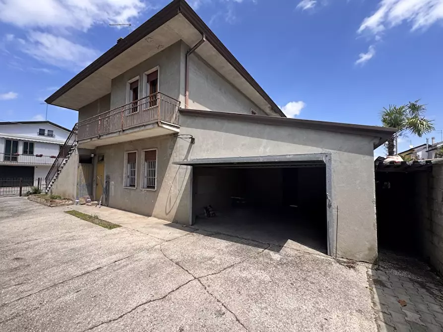 Immagine 23 di Casa indipendente in vendita  a Campolongo Maggiore