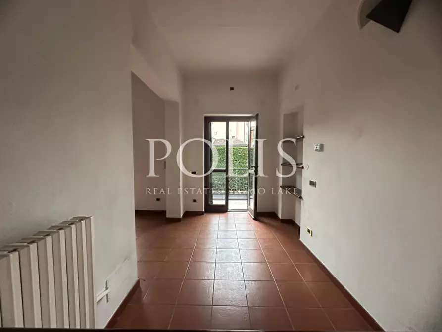 Immagine 2 di Casa indipendente in vendita  a Eupilio