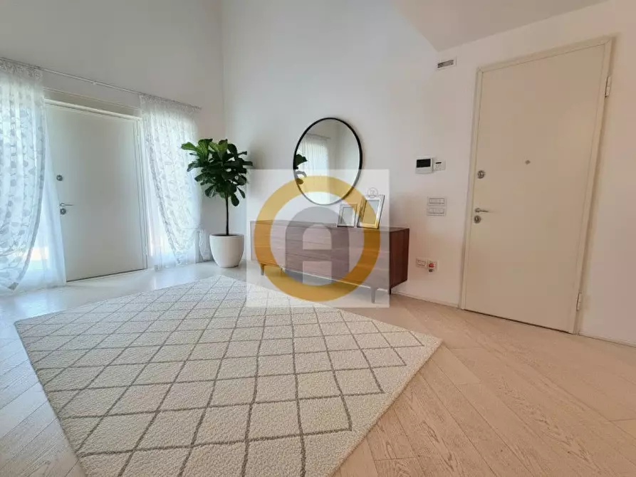 Immagine 8 di Villa in vendita  a Bassano Del Grappa
