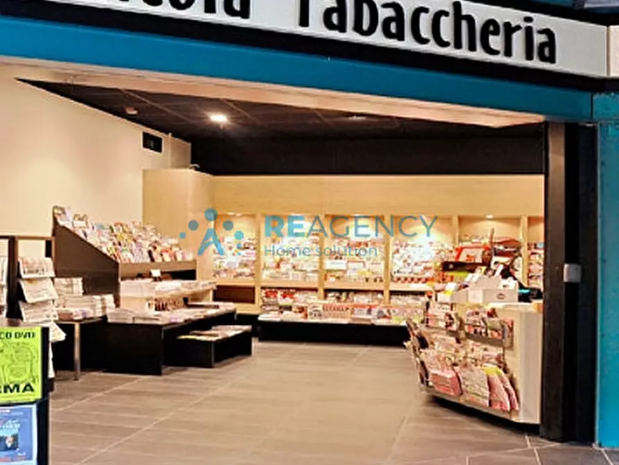 Immagine 1 di Attività commerciale in vendita  a Vicenza