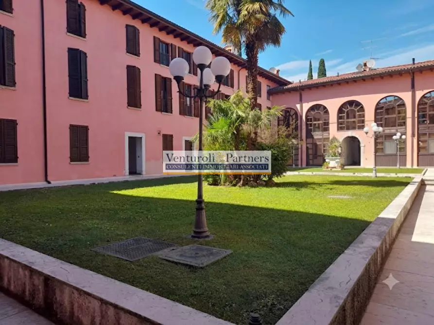 Immagine 2 di Appartamento in affitto  in Via Roma a Padenghe Sul Garda