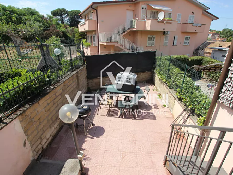 Immagine 19 di Villetta a schiera in vendita  in Via Entratico, 21 a Roma