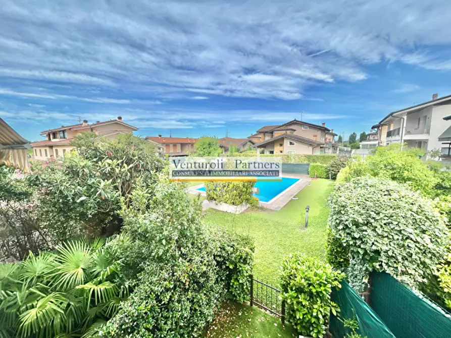 Immagine 1 di Appartamento in vendita  in Via Don Primo Mazzolari a Sirmione