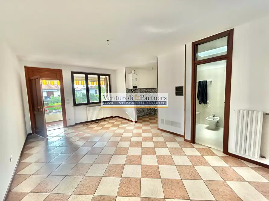 Immagine 3 di Appartamento in vendita  in Via Don Primo Mazzolari a Sirmione