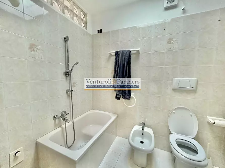 Immagine 12 di Appartamento in vendita  in Via Don Primo Mazzolari a Sirmione
