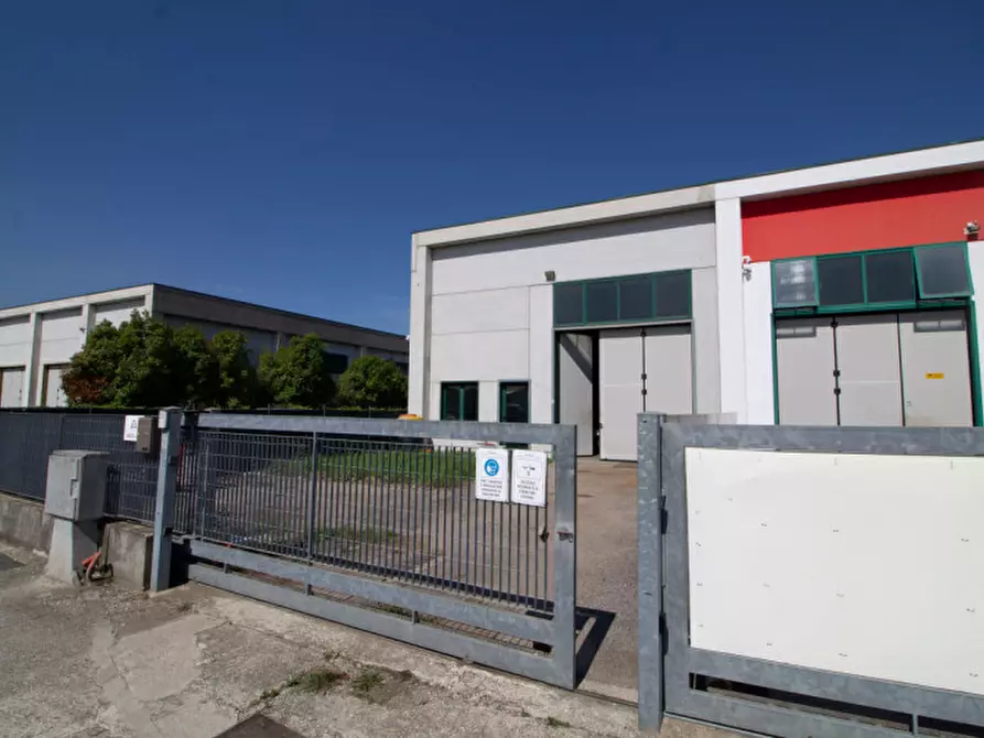 Immagine 2 di Capannone industriale in affitto  in Via Grimani a Battaglia Terme