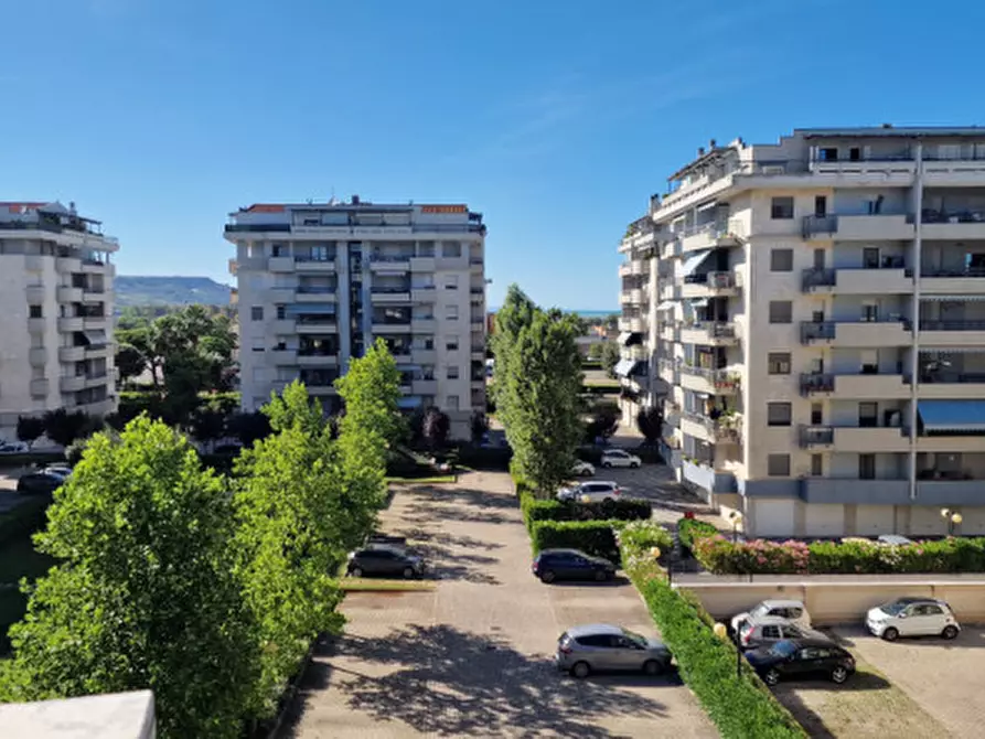 Immagine 2 di Appartamento in vendita  in via Lussemburgo a Montesilvano