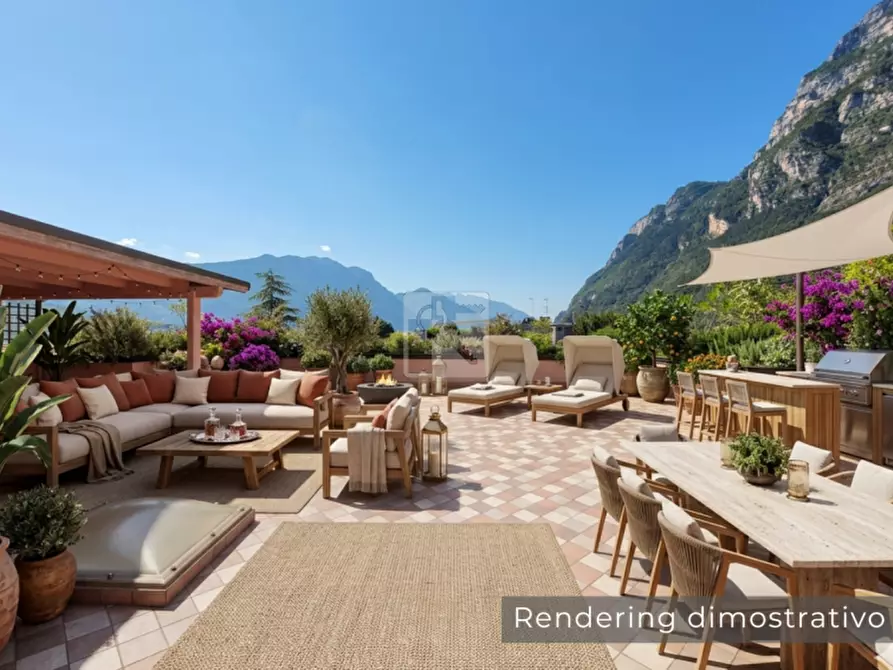 Immagine 1 di Appartamento in vendita  a Riva Del Garda